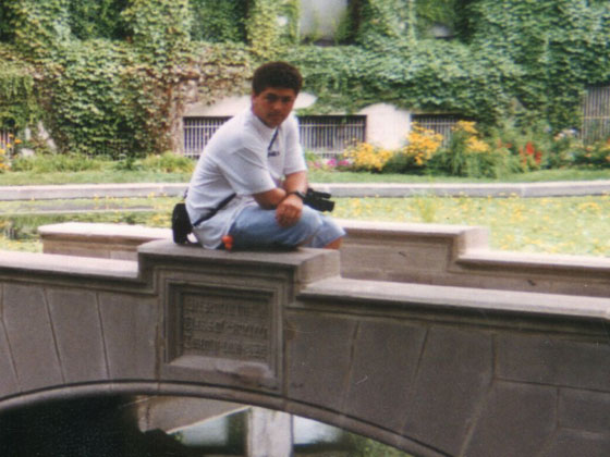 MeAtUOfChicago.jpg (63579 bytes)