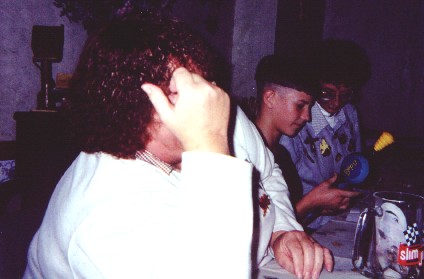 bopitbarb2.jpg (27937 bytes)