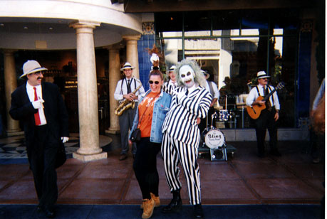 eileen03.jpg (49099 bytes)