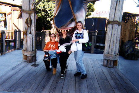 eileenandrewmichelle.jpg (63220 bytes)