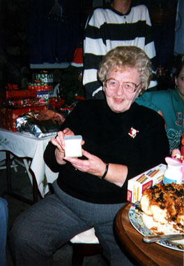 grannie01.jpg (37511 bytes)