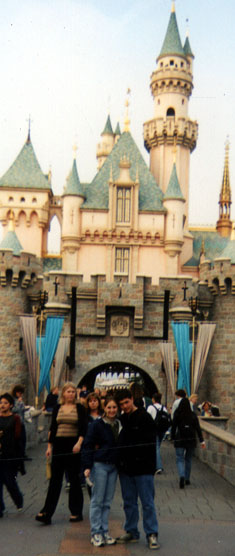 magickingdom.jpg (40450 bytes)