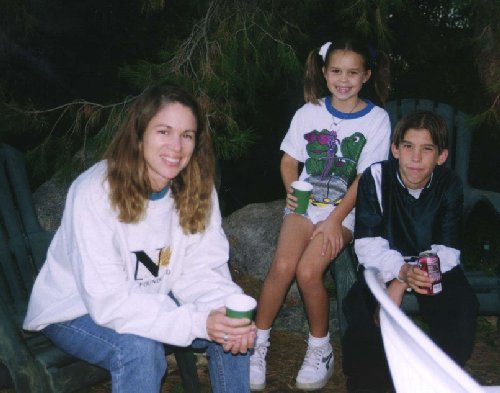 marthaandkids.jpg (39622 bytes)