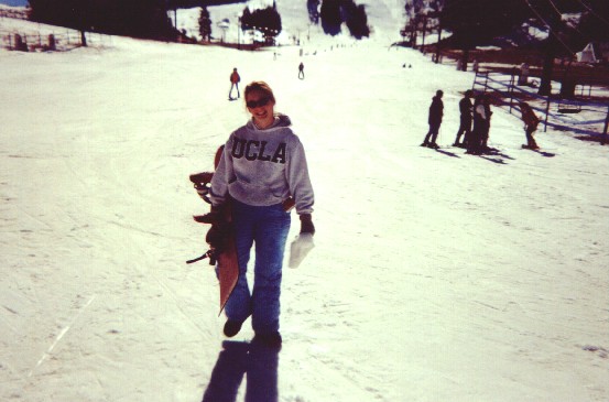 sarahsnow4.jpg (52705 bytes)