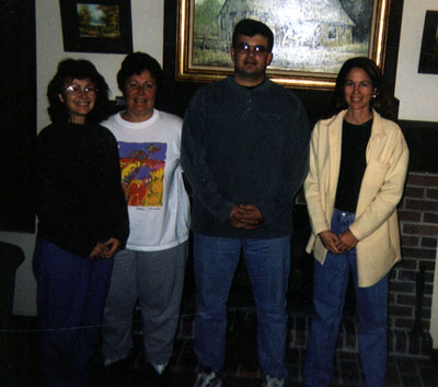 theresabonniepatandmart.jpg (37369 bytes)