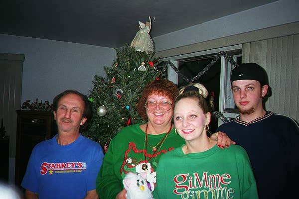 waynebarbaradawnwayne.jpg (48218 bytes)